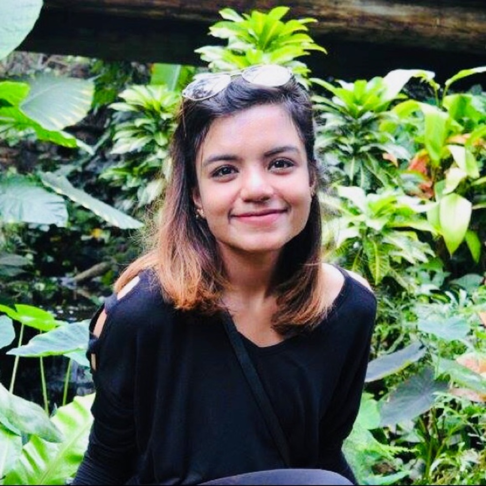 Meet your Posher, Mona